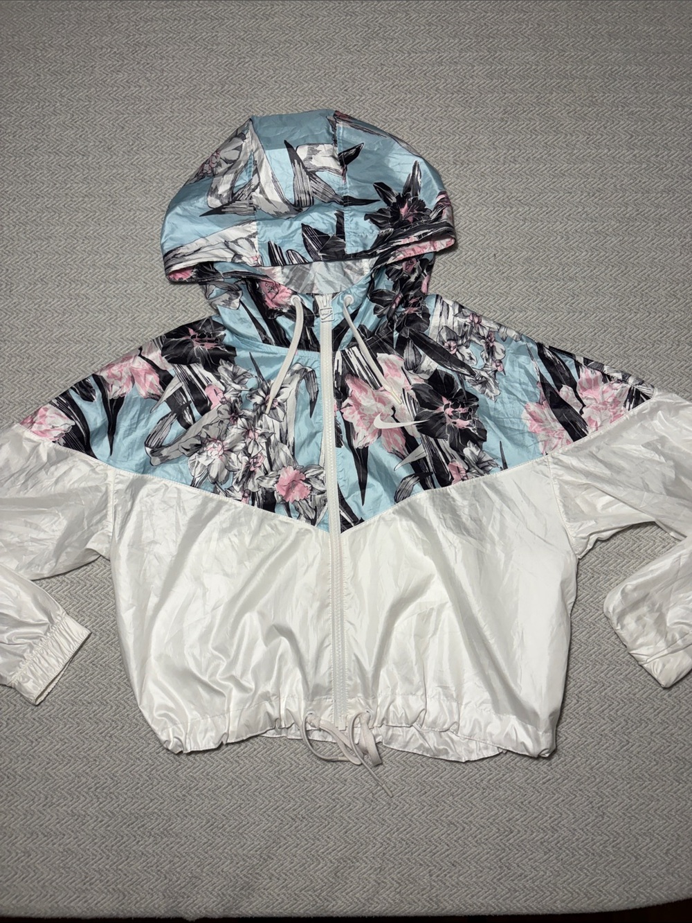 NIKE Hyper Femme floral cropped windbreaker. Size Small.